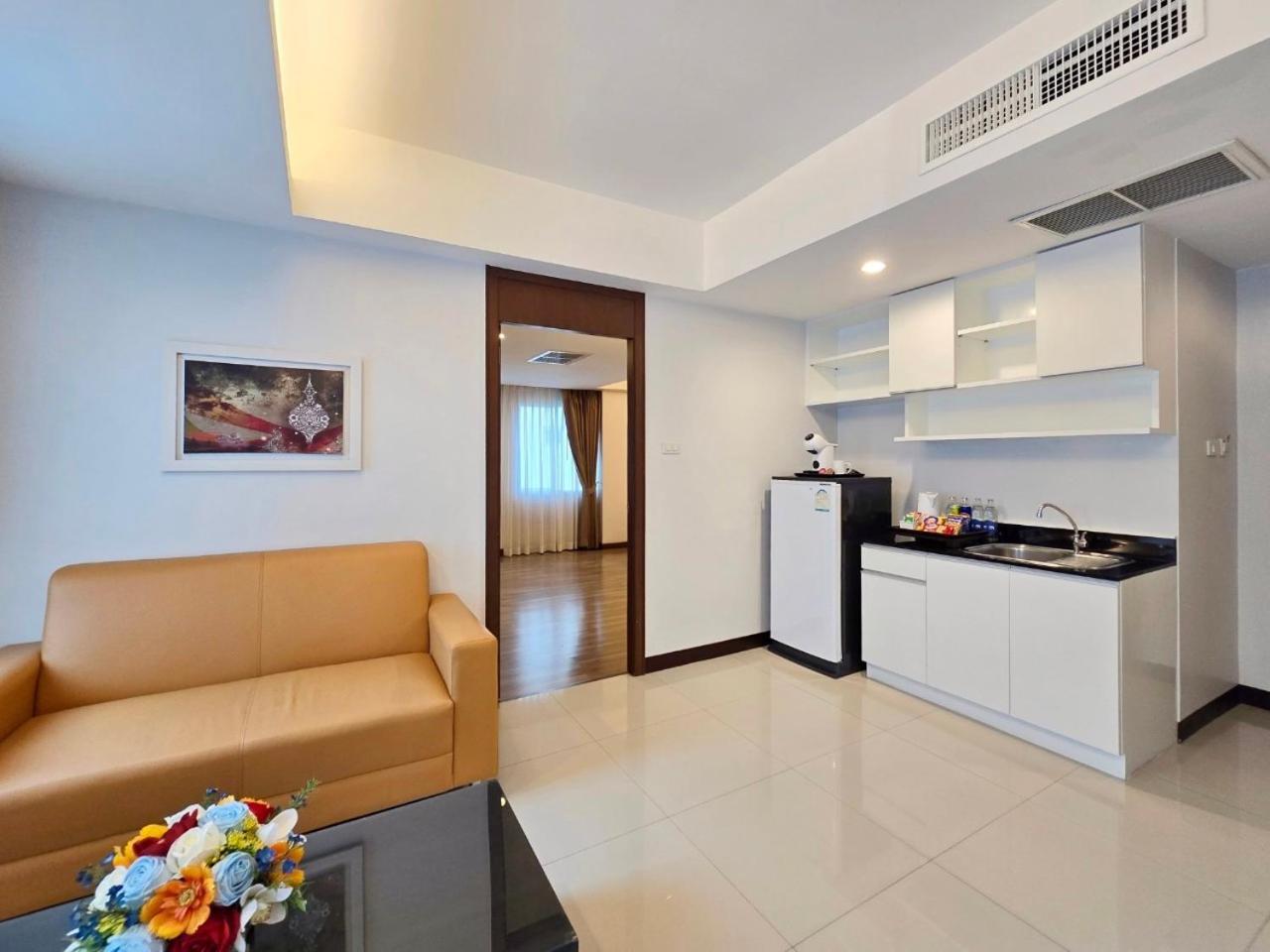 Avion Hotel Банкок Екстериор снимка