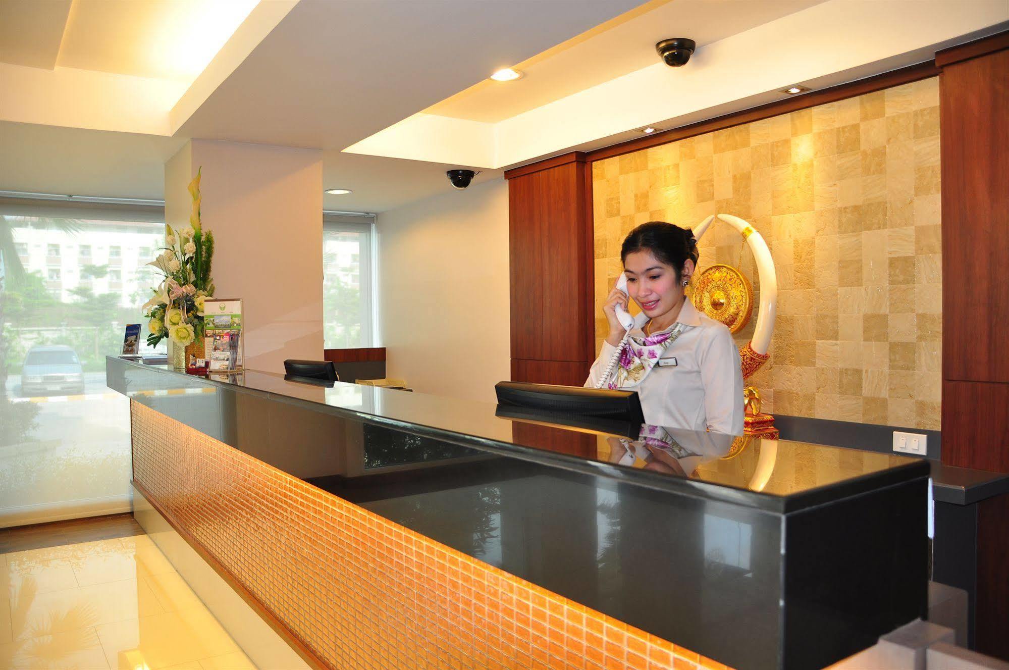 Avion Hotel Банкок Екстериор снимка